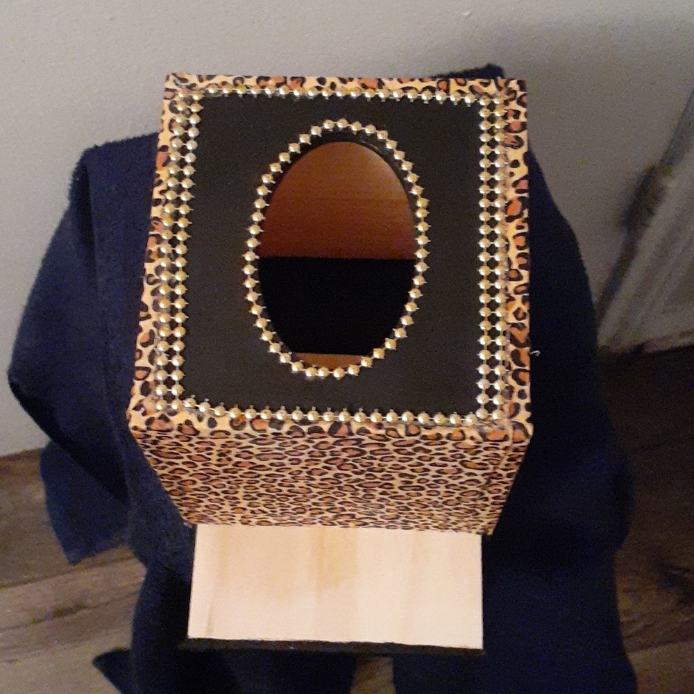Hand Crafted Tisue Box Holder - Picture 3 of 3